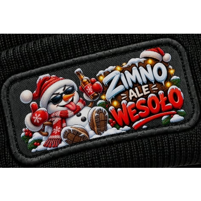 Czarna czapka zimowa z naszywką zimno ale wesoło